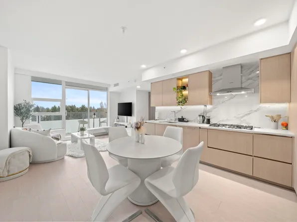 13778 100th Ave #1202, Surrey, BC V3T 0V3