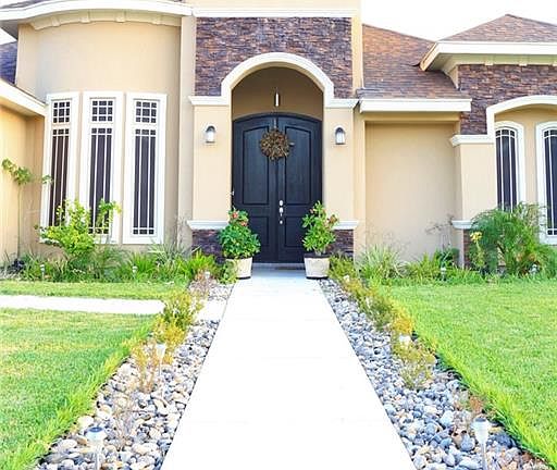 3rd image of 2105 W Sandstone Dr
