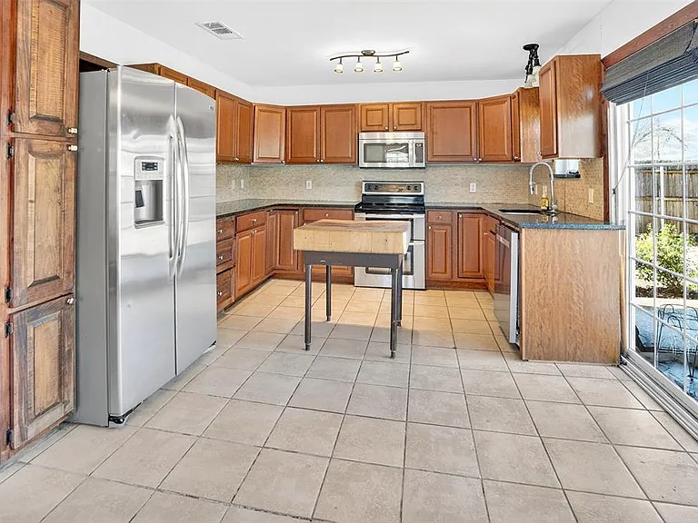 316 W Rucker St — Photo 12