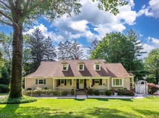 18 Sunderland Dr, Morristown, NJ