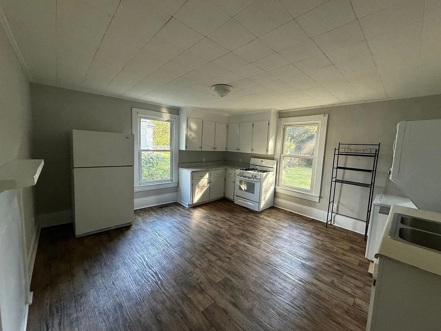 202 Magnolia St — Photo 4