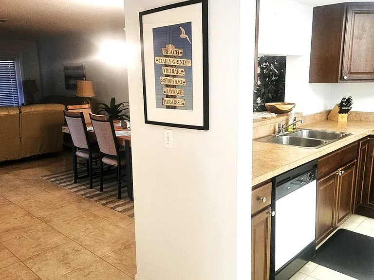 307 Pine Hollow Cir — Photo 38