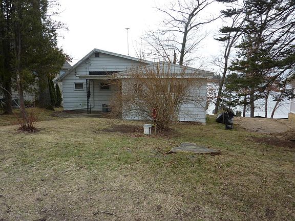 3rd image of 661 Woodland Dr