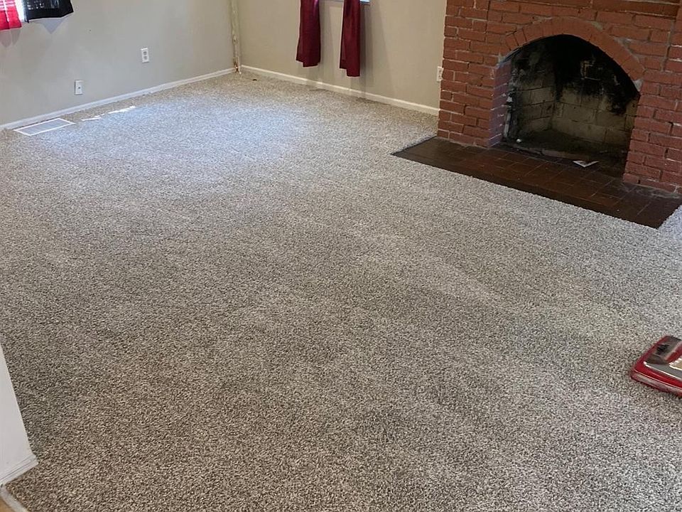 2nd image of 3849 E 9th Ave