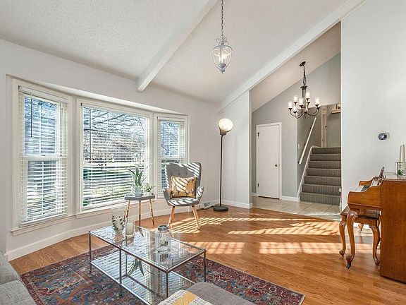3rd image of 10029 Connell Dr