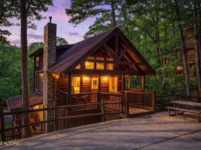 952 Iron Mountain Rd, Pigeon Forge, TN, 37863