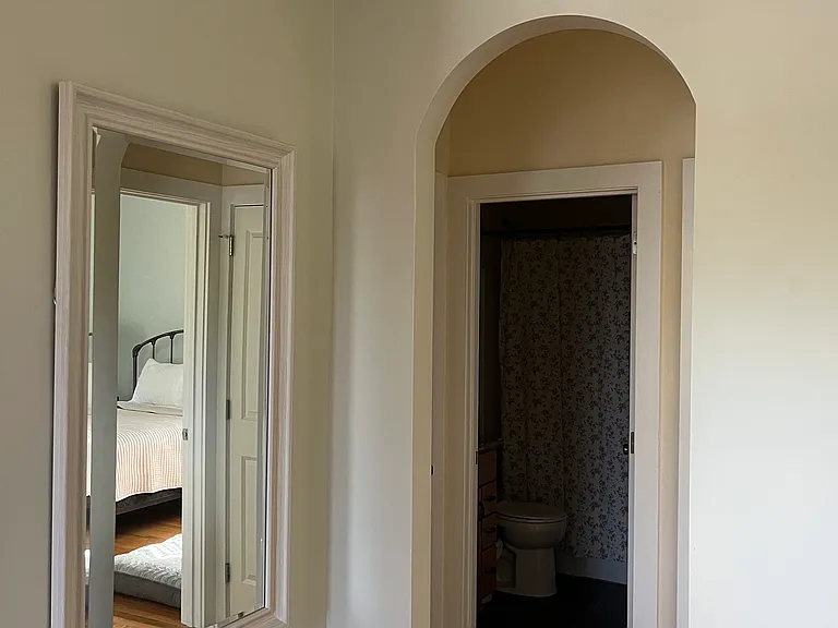 913 N Maple St — Photo 8