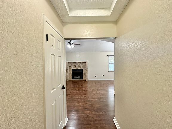 2nd image of 2307 Schwertner Dr