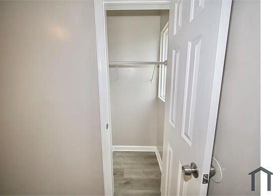 3rd image of 1633 E St NE APT 3
