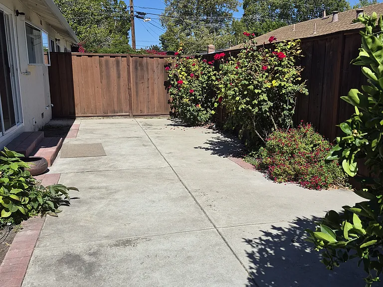 526 Piazza Dr #A — Photo 15