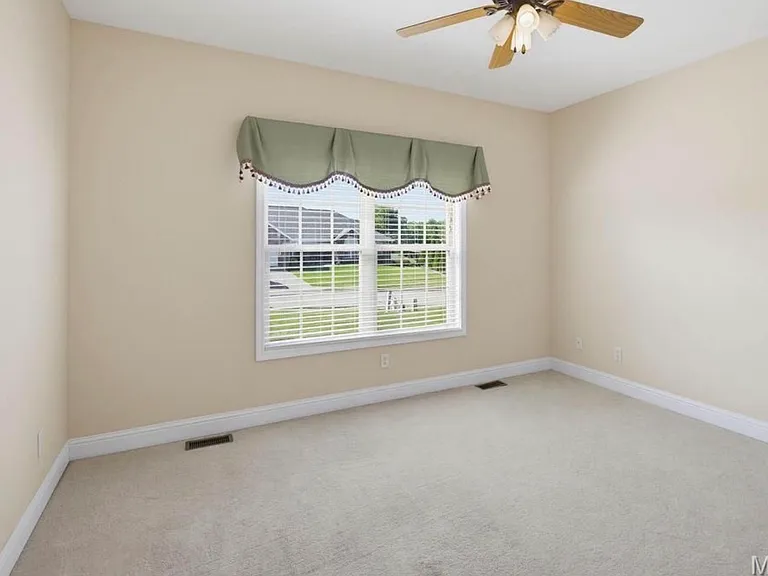 1835 Evondale Dr — Photo 4