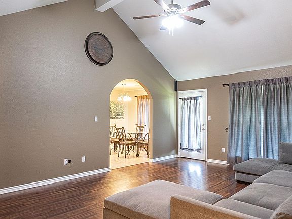 3rd image of 5695 Samantha Ln
