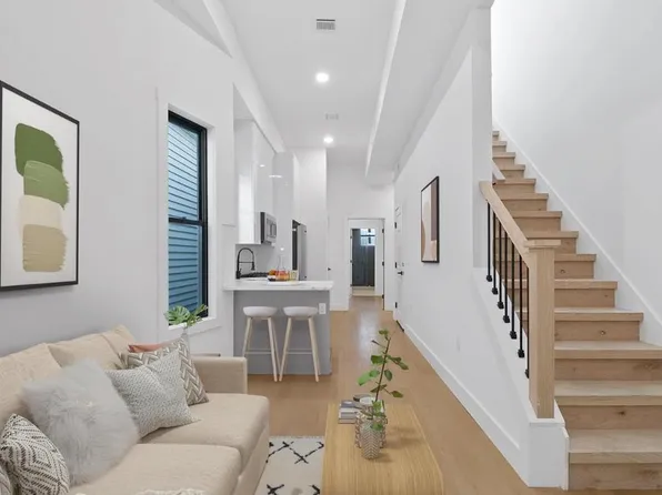 291 New York Avenue image 1 of 13