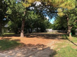 724 N Clements St, Gainesville, TX 76240