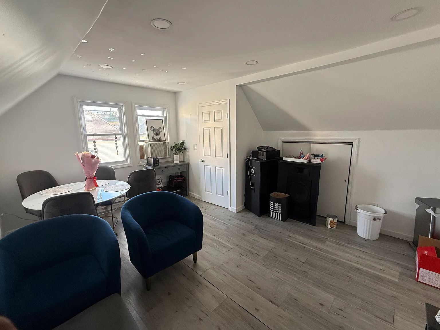 3 bed, 400 sqft, $2,600 — Photo 4