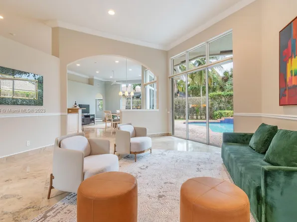 3740 Oak Ridge Cir, Weston, FL 33331