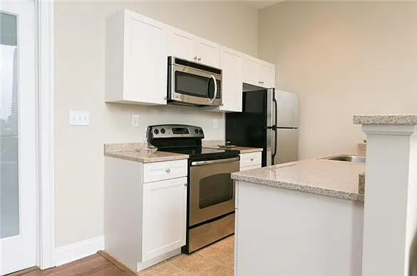 201 Stanwix — Photo 2
