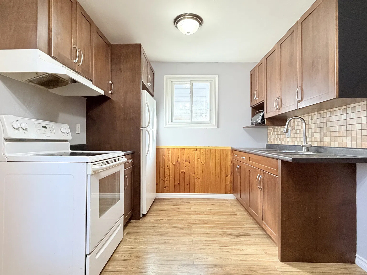 3 bed, $1,900 — Photo 1
