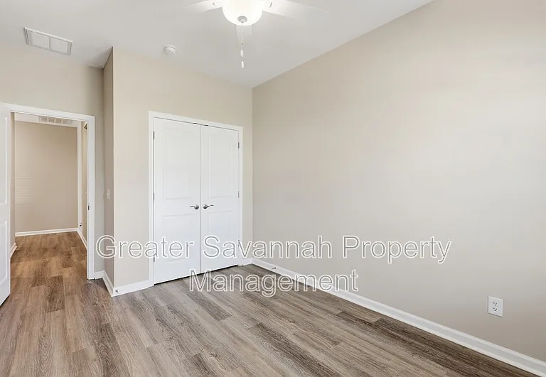 130 Danbury Ct #1 — Photo 27