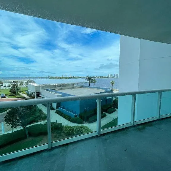 241 Riverside Dr — Photo 4
