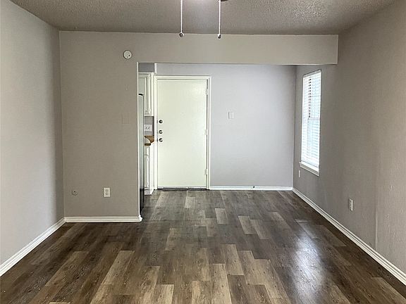 3rd image of 2912 Nelson Dr