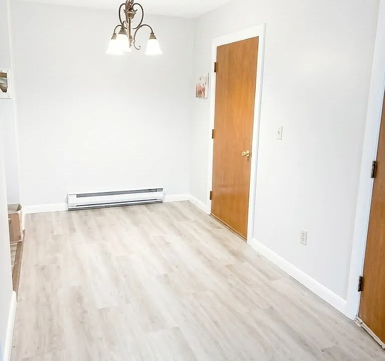 135 Winthrop St #1B