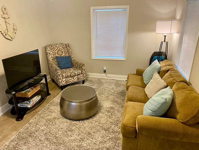 2 bed, 800 sqft, $1,500 — Photo 3