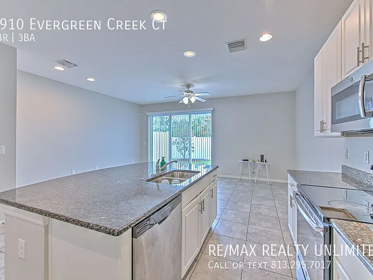 7910 Evergreen Creek Ct — Photo 12