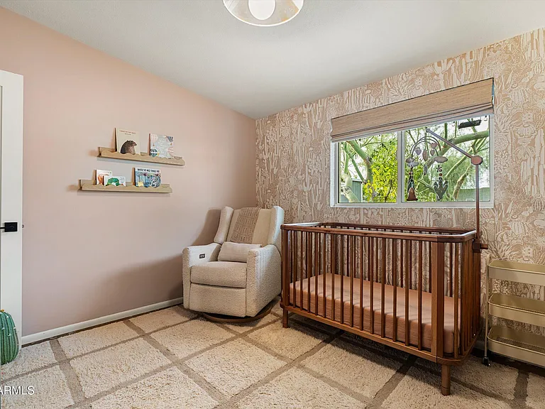 1044 E Northview Ave — Photo 19
