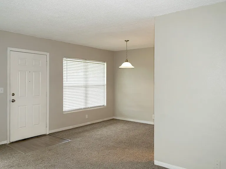 Park Apartments — Photo 22