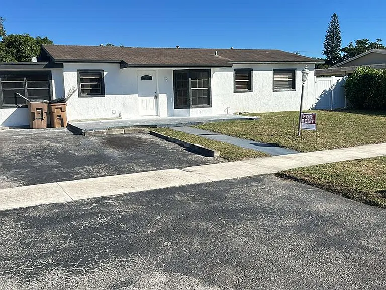 1060 SW 5th Ter — Photo 10