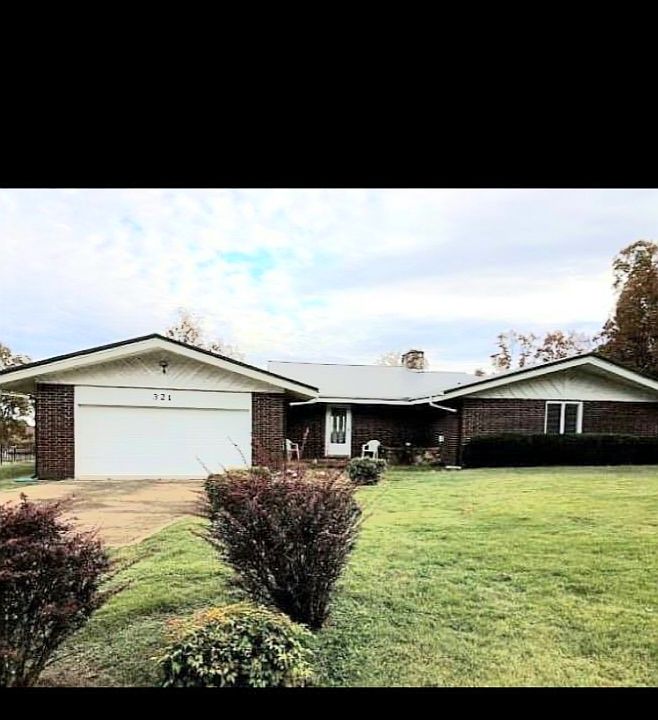 1st image of 321 W Fairway Dr