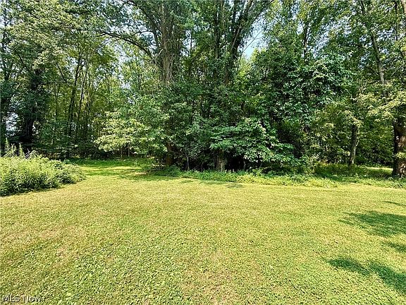 2nd image of 27264 Sprague Rd