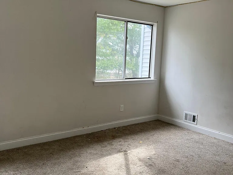103 Orchard Meadows Dr — Photo 3
