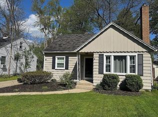 3821 Oakridge Dr, Kalamazoo, MI 49008