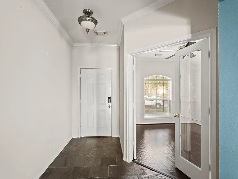 5823 Creektrace Ln — Photo 3