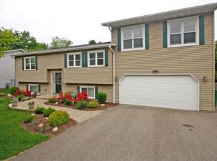 1210 Quincy Ave, Johnsburg, IL 60051