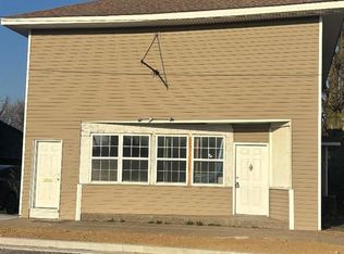 602 N Wood River Ave, Wood River, IL