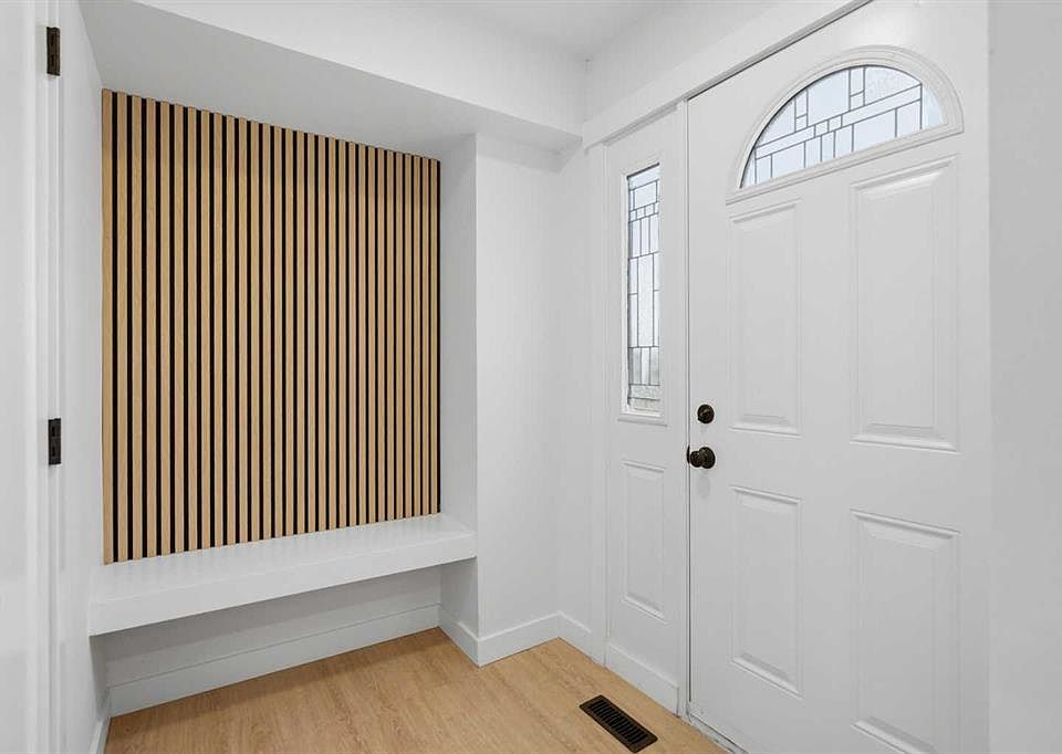 1st image of 5404 E 10th Ave SE #209