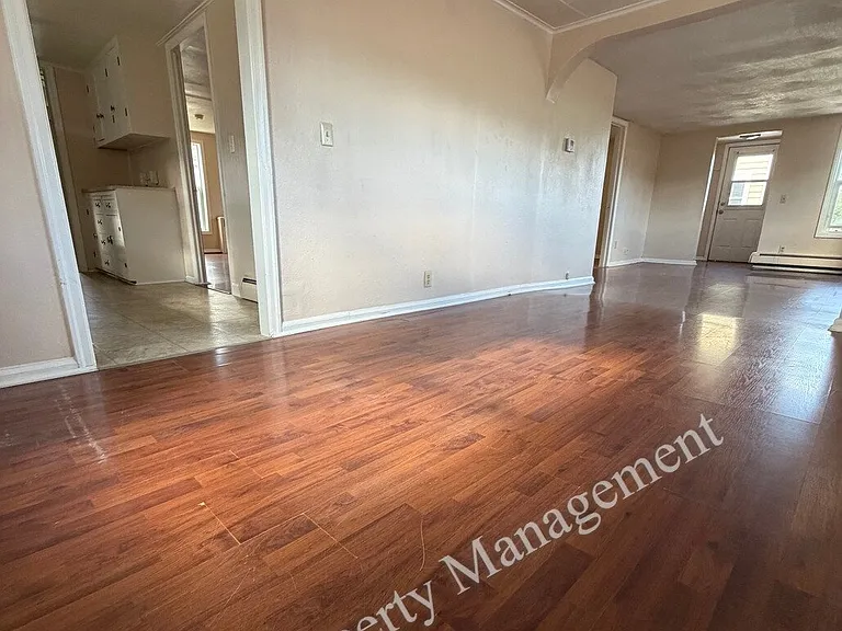 319 1/2 7th Ave — Photo 3