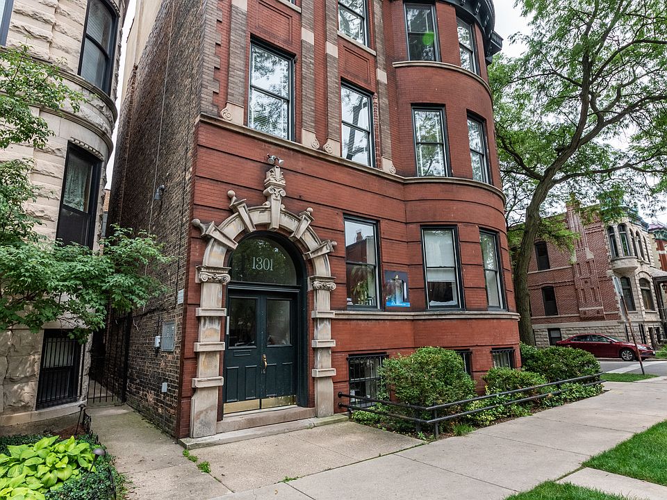 1st image of 1301 N Hoyne Ave APT 2