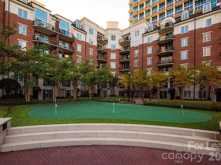 300 W 5th St #521 — Photo 27