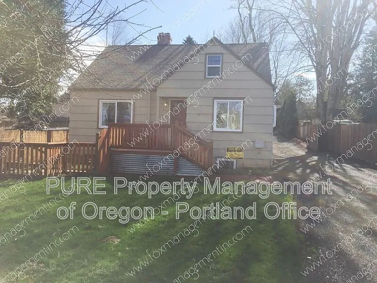 6320 NE Simpson St — Photo 2