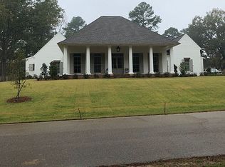 241 Hidden Creek Dr, Ridgeland, MS 39157