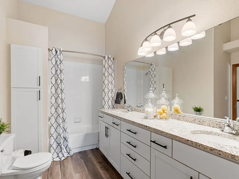 Woodlane Place Townhomes — Photo 19