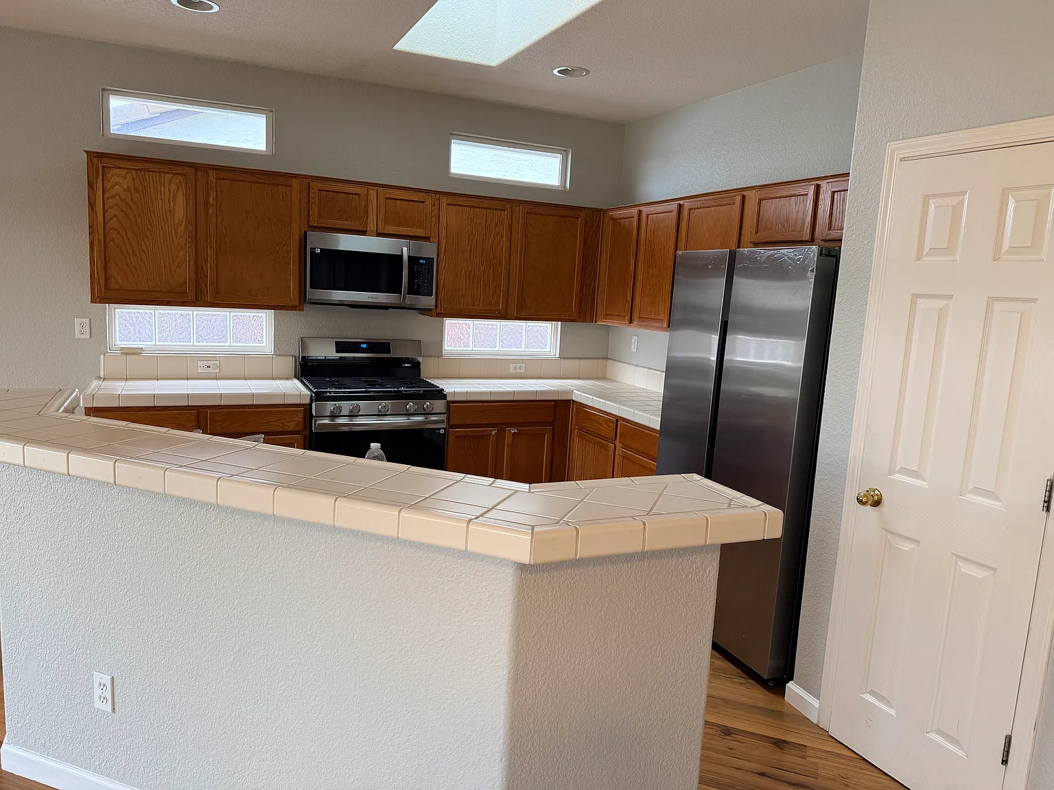3 bed, 1563 sqft, $2,749 — Photo 3