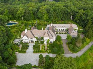 14 Cowdray Park Dr, Armonk, NY 10504