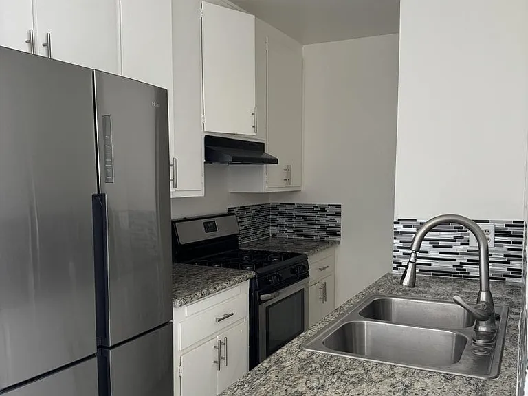 1126 Wilcox Pl #6 — Photo 4