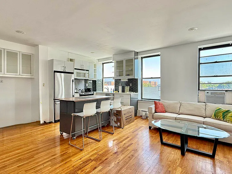 910 Park Pl #6A — Photo 2