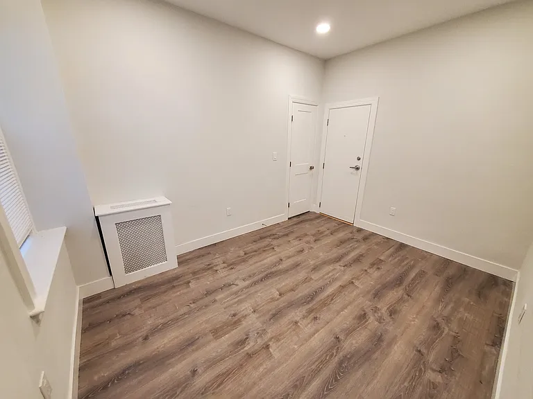 51 Queensberry St #25 — Photo 18